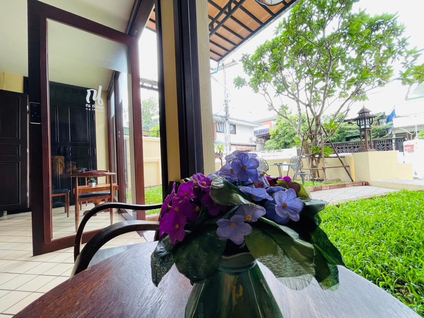 Na Thapae Chiangmai Hotel Chiang Mai Exterior photo